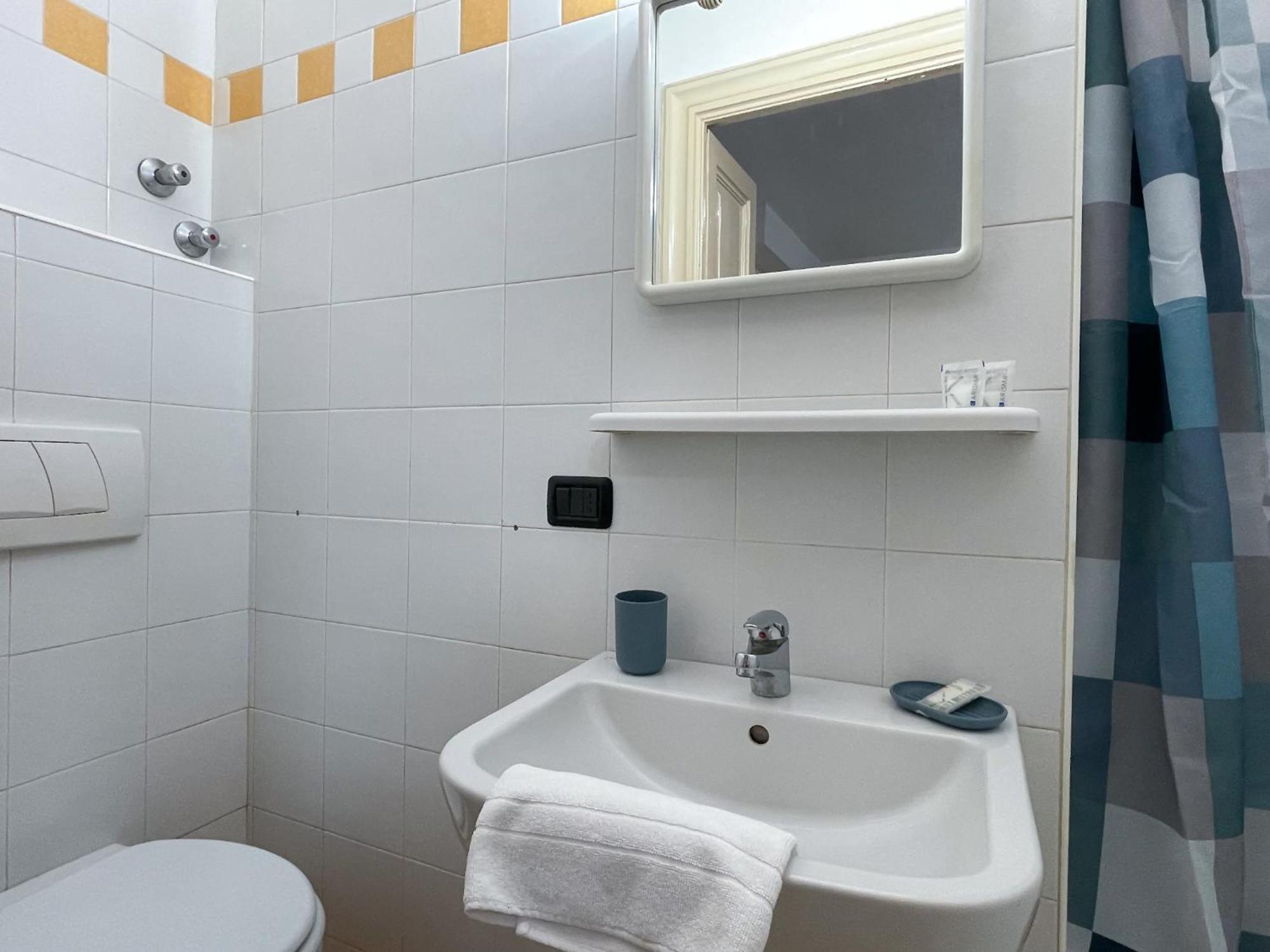 Roncati 7 Center Town Studio Apartments Bellagio Exterior foto