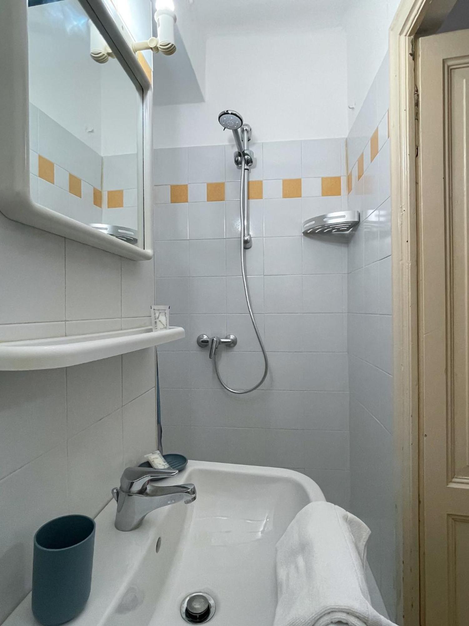 Roncati 7 Center Town Studio Apartments Bellagio Exterior foto